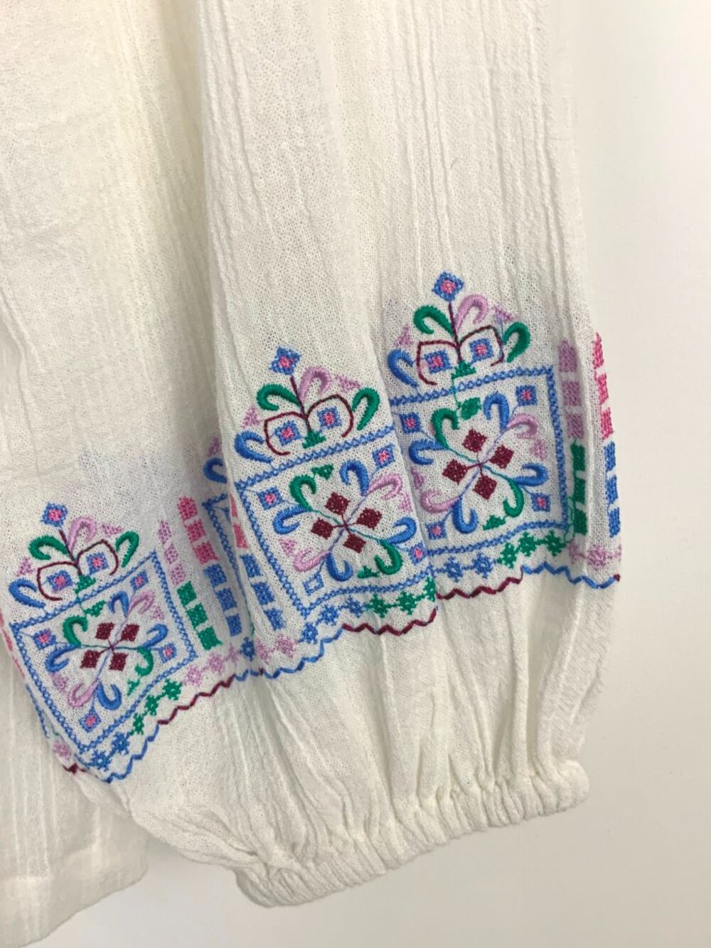 J Peterman Embroidered Cotton Peasant Blouse White Boho Tassel Split Neck Sz L - Picture 9 of 16